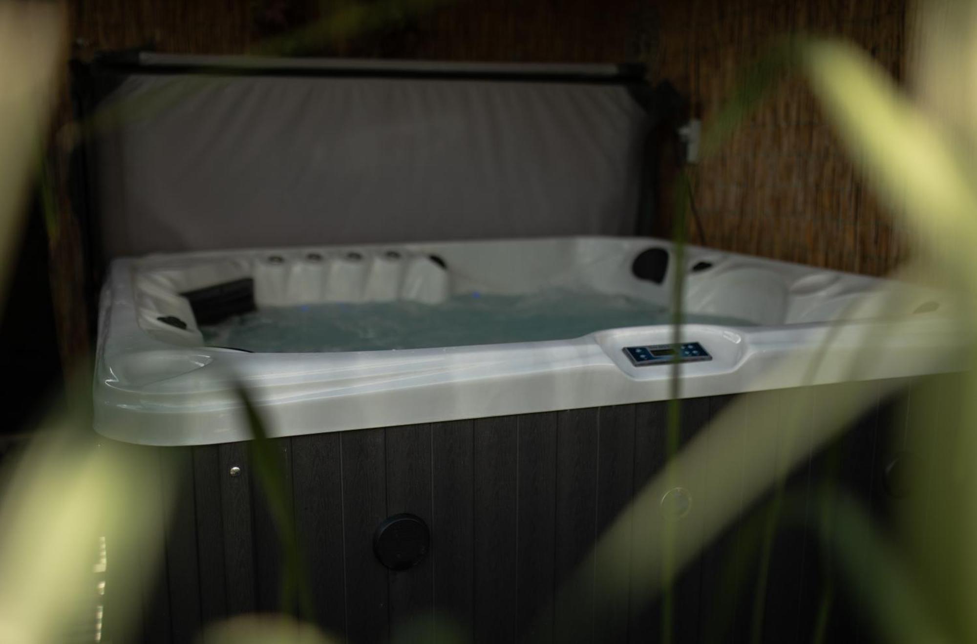 Drents Genieten - Riegheide Met Prive Jacuzzi Villa Erm Bagian luar foto